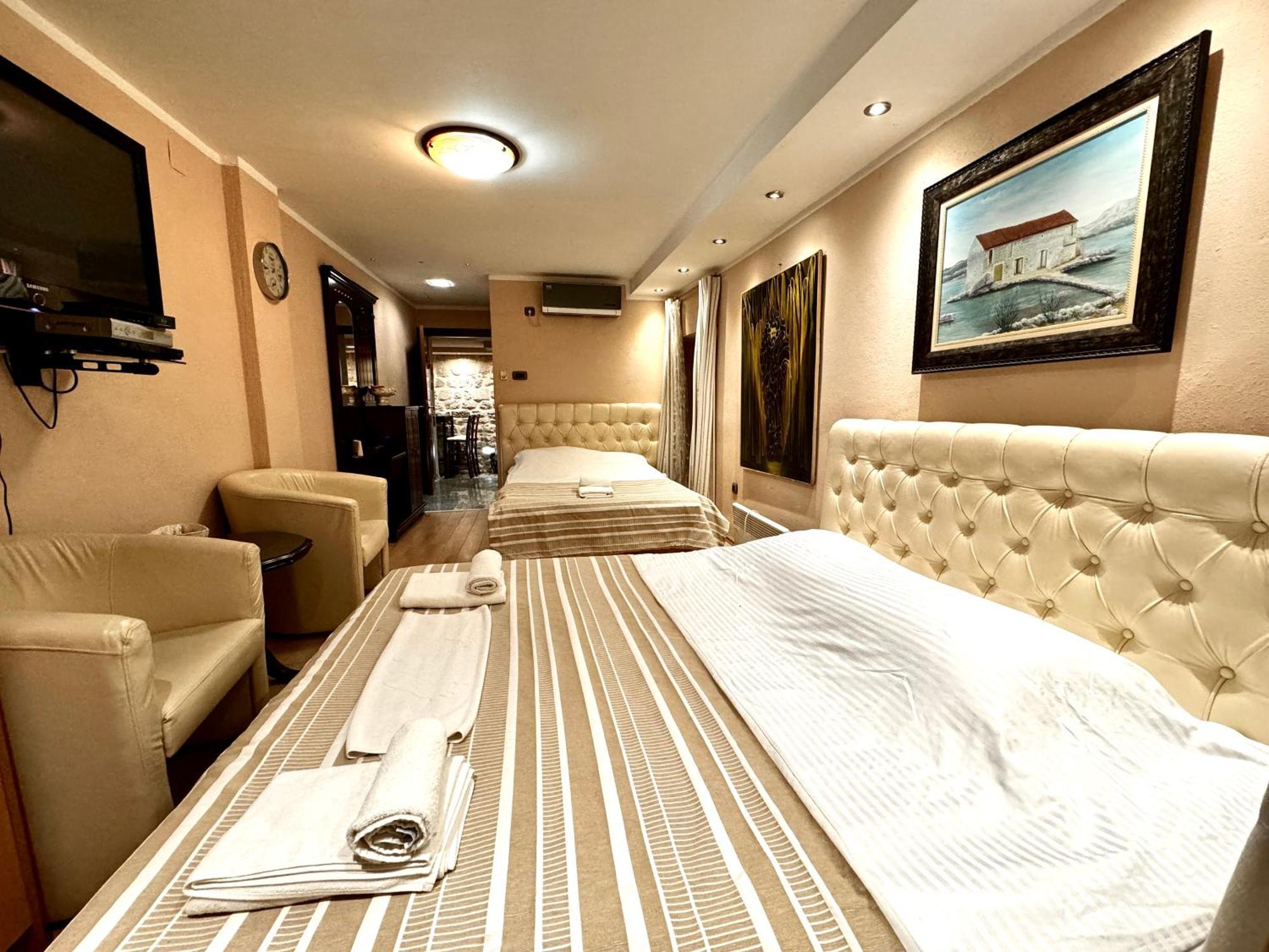 Novi Svet Apartment Kotor Luaran gambar