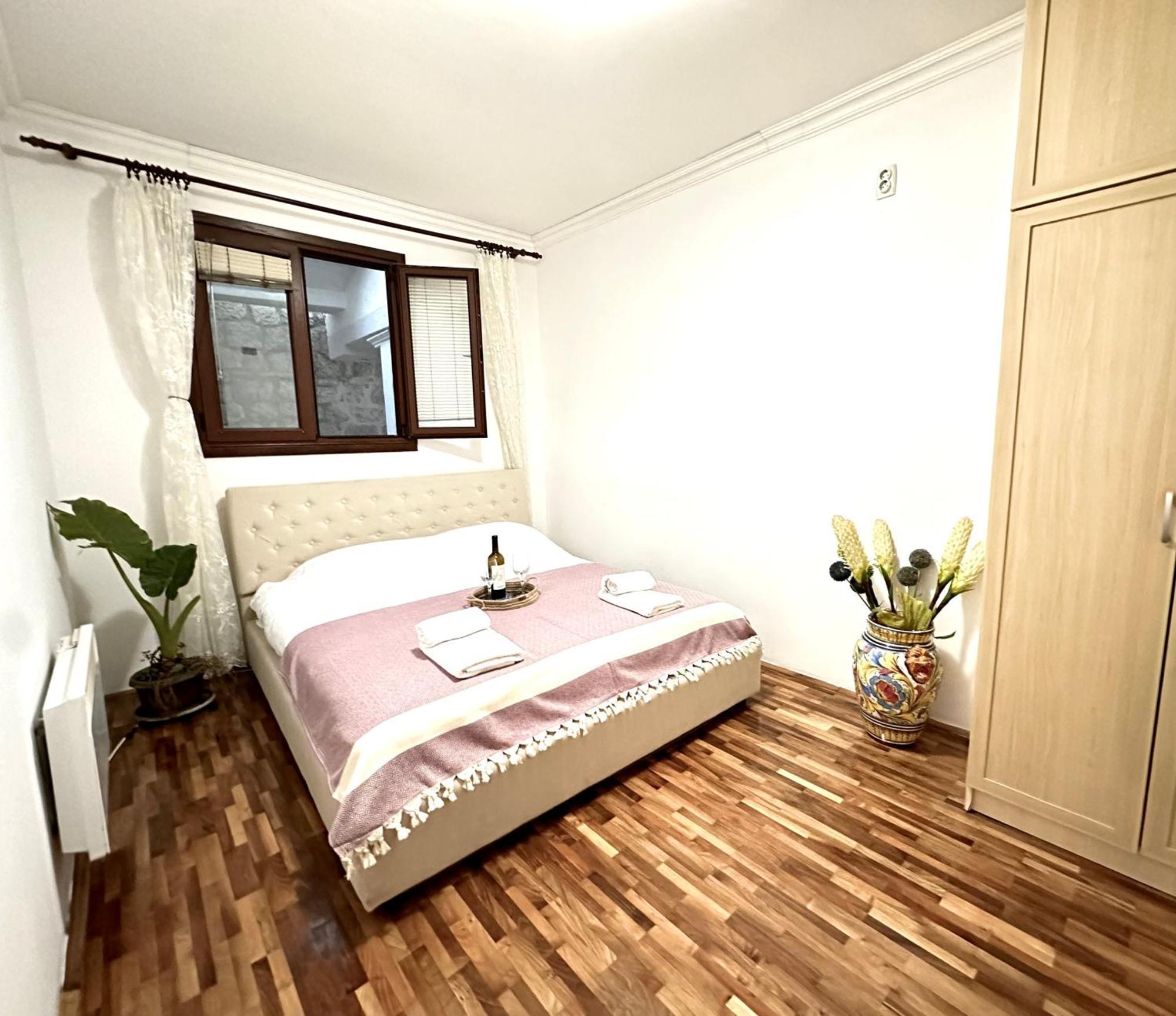 Novi Svet Apartment Kotor Luaran gambar
