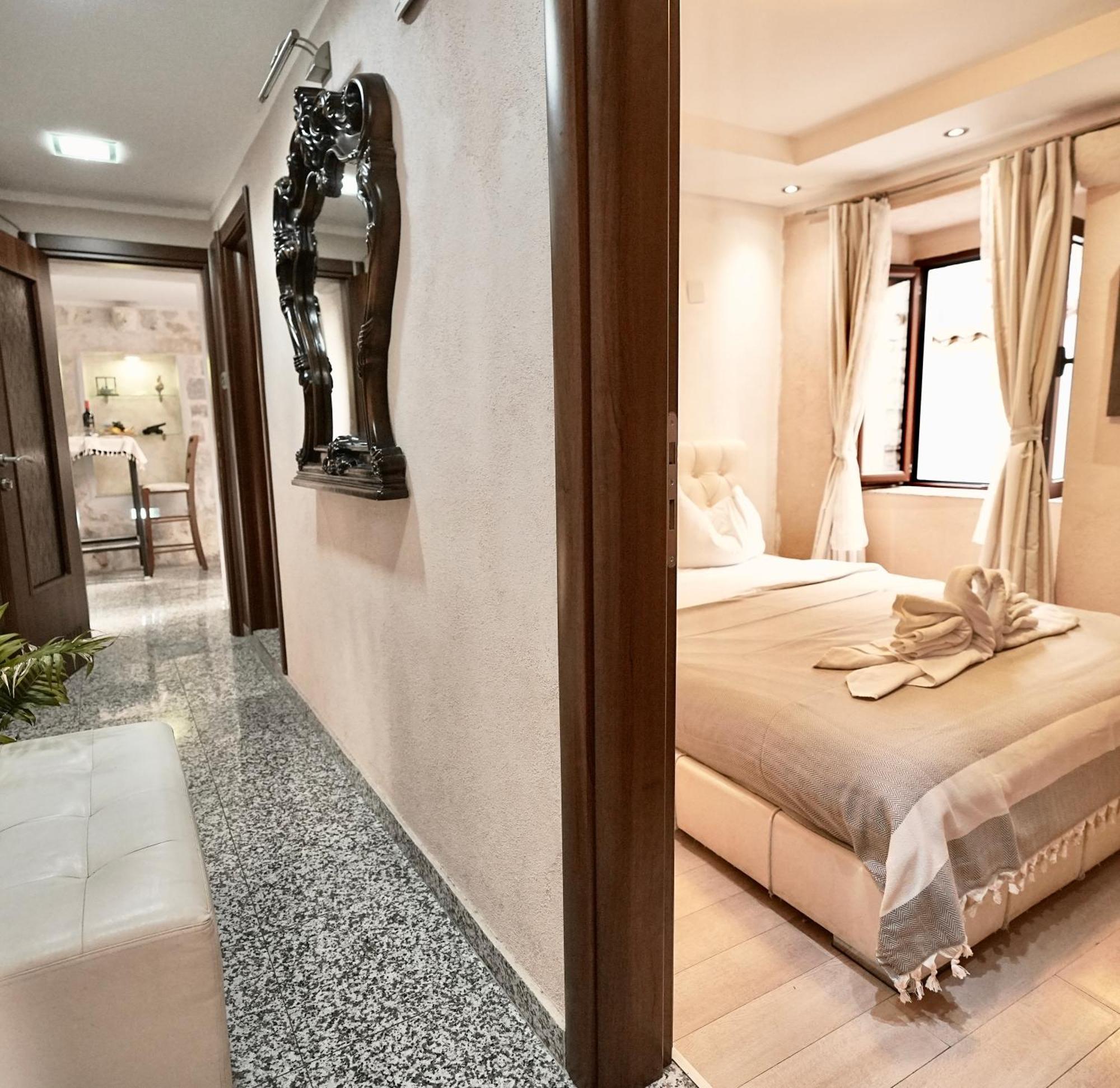 Novi Svet Apartment Kotor Luaran gambar