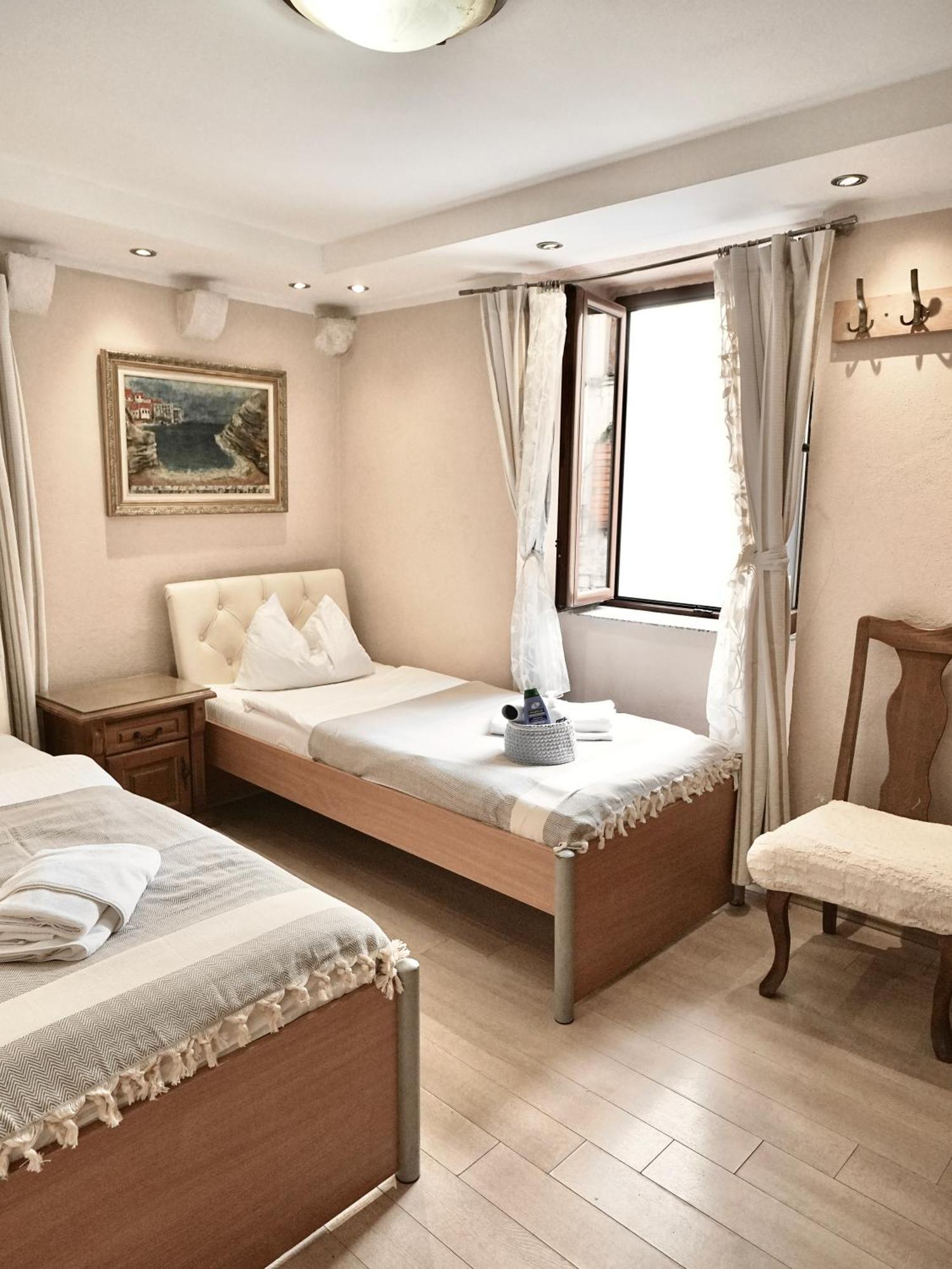 Novi Svet Apartment Kotor Luaran gambar