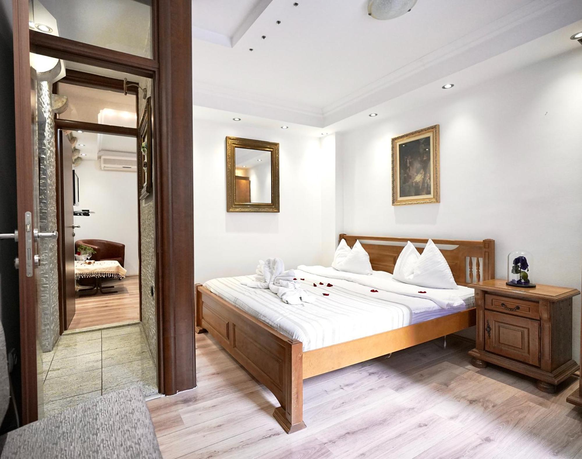 Novi Svet Apartment Kotor Luaran gambar